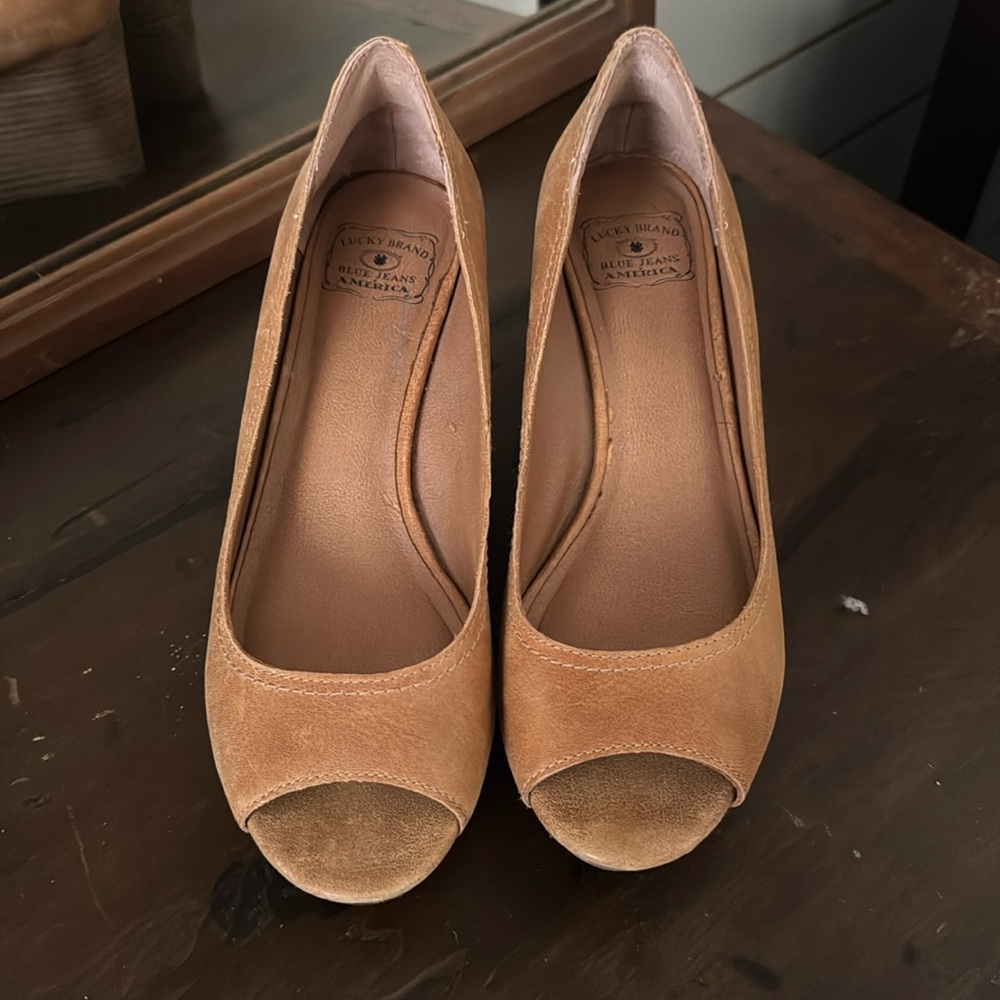 Lucky Brand wedge, size 8.5